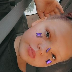 Meet your Posher, Chloe